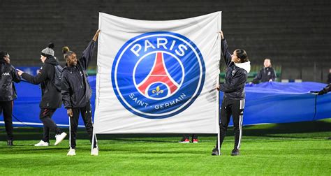 PSG le maillot domicile pour la saison 2024 2025 a fuité