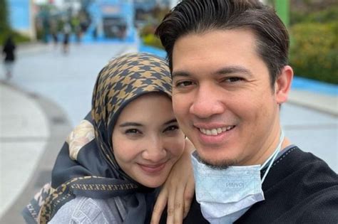 Artis Indonesia Yang Nikah Tepat Di Hari Ulang Tahun Salah Satunya