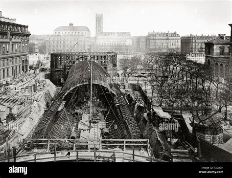 Construction paris metro hi-res stock photography and images - Alamy