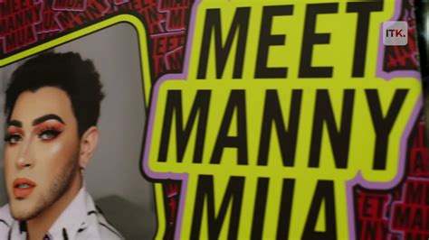 Youtuber Manny Mua Shows Us Behind The Scenes Of His Beauty Blog That