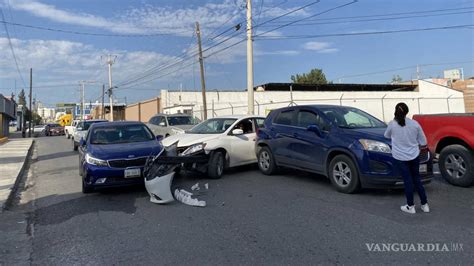 Imprudente Conductora Ignora Se Al De Alto Y Provoca Aparatoso Choque