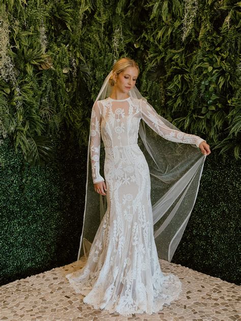 White Lace Wedding Dress Elegant Mermaid V Neck Open Back Lace Wedding