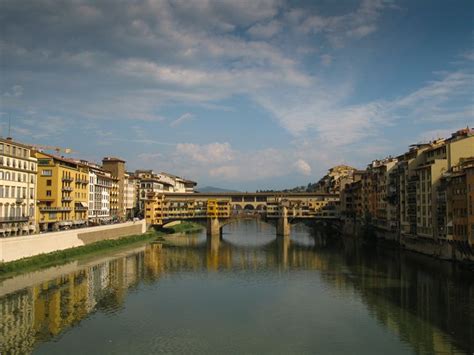 Ponte Vecchio Bridge - Facts and History of Italian Old Bridge