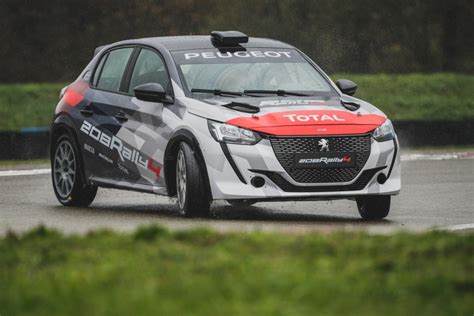 Peugeot Sport dévoile la nouvelle 208 Rally 4