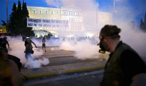 Huelga Y Protestas En Grecia Contra Ajuste