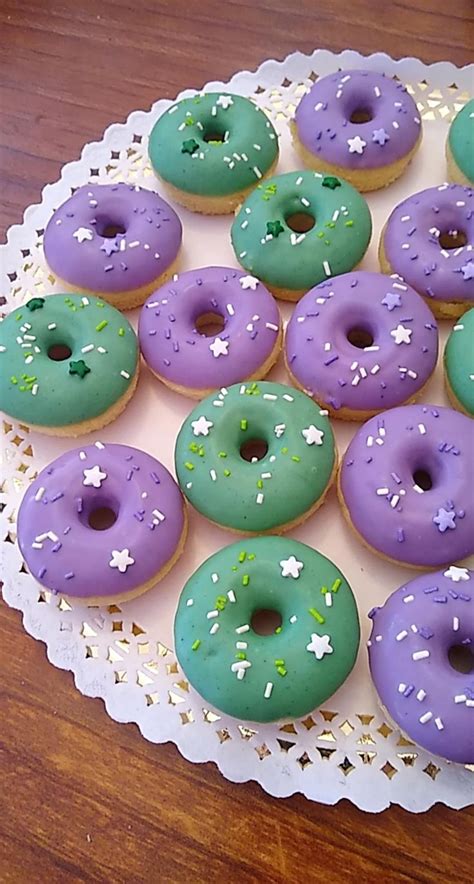 Donas Verdes Y Violetas Mini Donas Donuts Caseros Dulces Para Vender