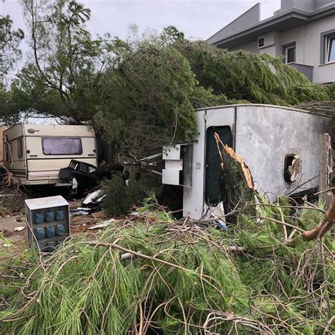 Maltempo In Calabria Tornado Sulle Coste Joniche Gravi Danni A