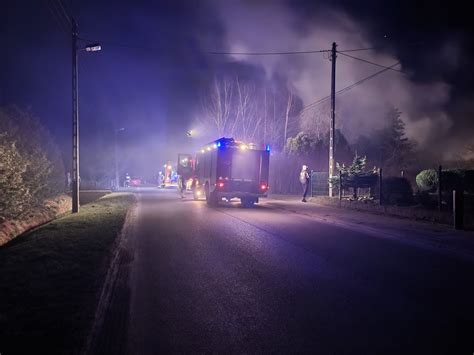 Kolejny pożar w regionie Płonie budynek w Piasecznie foto