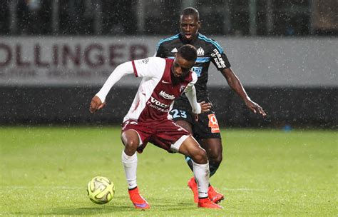 Bouna Sarr à lOM France Ligue 1 Transfert Marseille 04 Juil