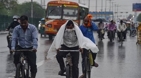 Imd Predicts Moderate Rainfall In Delhi Ncr Today Delhi Rains