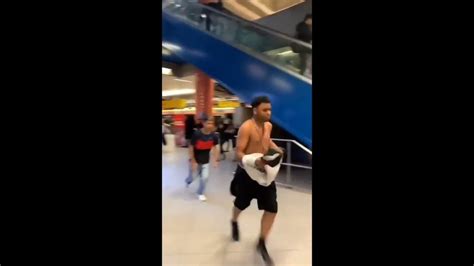 Cenas Fortes Torcidas De Corinthians E São Paulo Se Encontram No Metrô Youtube