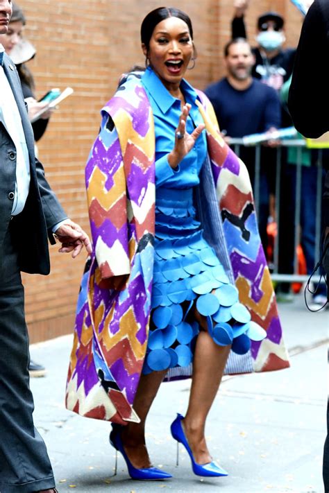 Look At These Fab Patterns On Angela Bassett Go Fug Yourself Go Fug Yourself