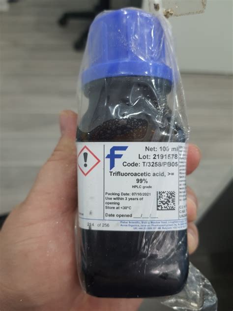 Hóa chất Trifluoroacetic Acid 99 for HPLC Fisher Chemical