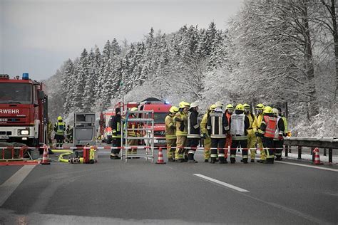 A Neun Stunden Gesperrt Parfum Lastwagen Umgekippt Abendzeitung M Nchen