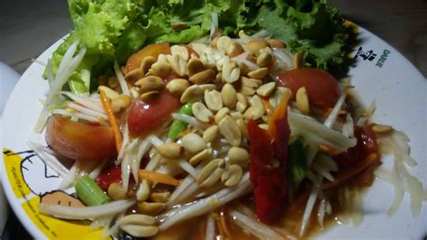 ส้มตำไทย Thai spicy salad