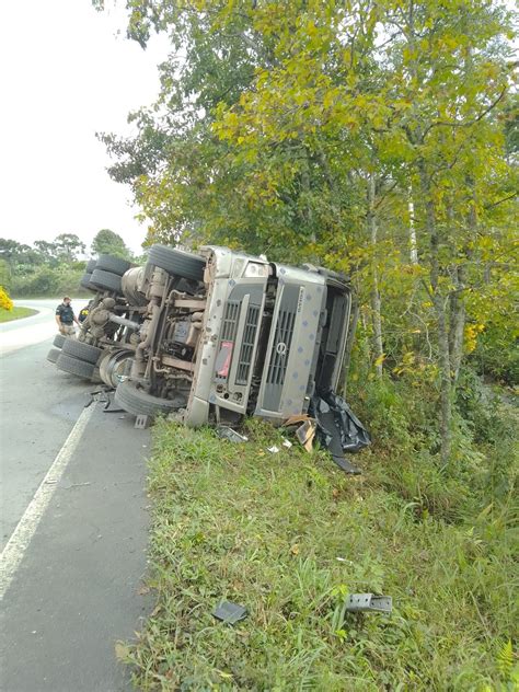 Urgente Tombamento De Carreta Bito Na Br Em Ant Nio Olinto