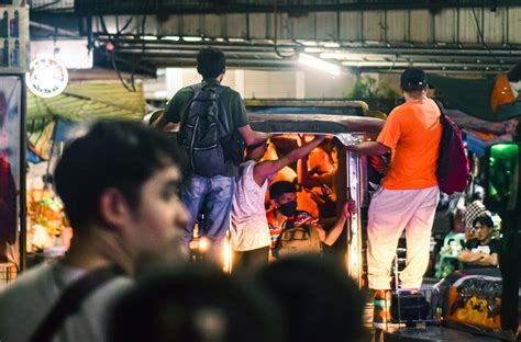 The Awful Reality Of Being A Commuter In The Philippines By Hibsay