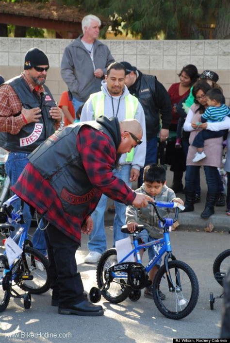 Hells Angels Wait In Line For 5 Days To Buy Bikes For Homeless Kids ...