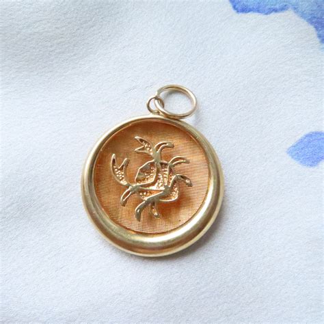 Cancer Pendant – The Piece London