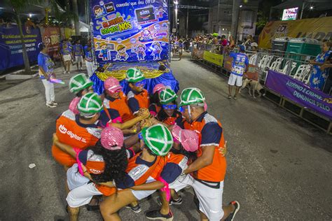 Carnaval Blocos Oficiais Levam Alegria E Homenagens Em Desfiles Na