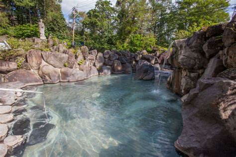 赤倉温泉野天風呂 滝の湯 妙高高原 新赤倉観光協会オフィシャルサイト