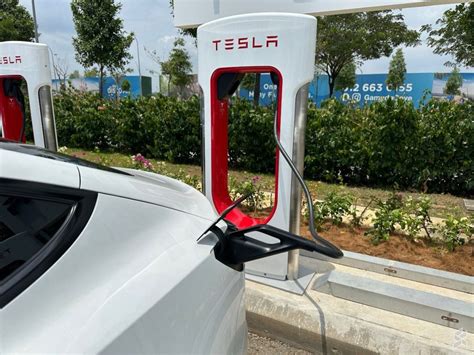 Tesla S Largest Ev Station In Southeast Asia Is Located In Malaysia