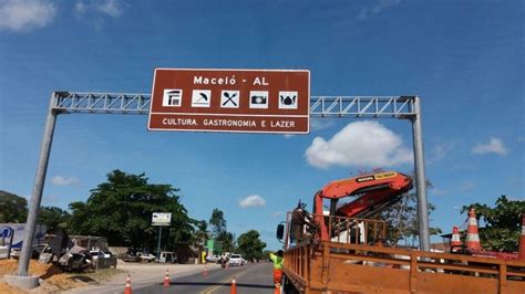 Macei Ganha Novas Placas De Sinaliza O Indica O De Pontos