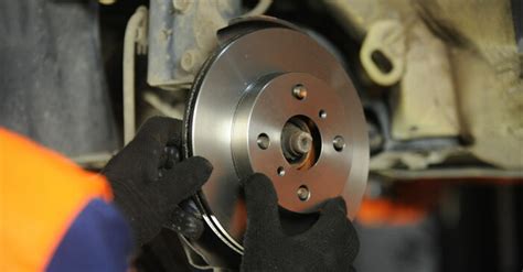 How To Change Front Brake Discs On Toyota Yaris P1 Replacement Guide