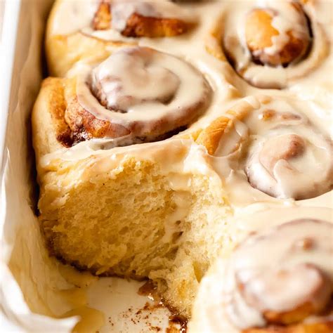 vegan cinnamon rolls soft fluffy gooey