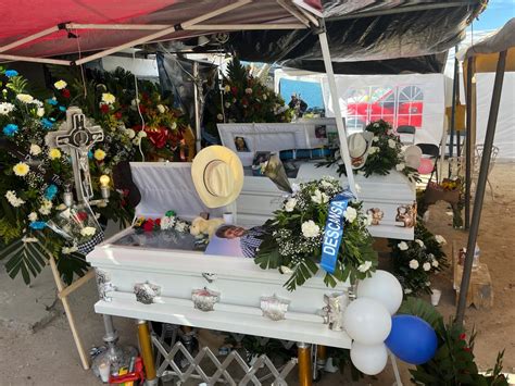 Junto a su abuelito fallecido dan último adiós a los niños que