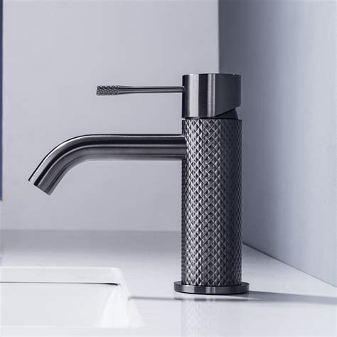 Luxurious And Noble Knurled Water Faucet Brass Bathroom Sink Faucet