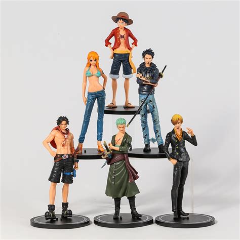 Kit Bonecos One Piece Miniatura Action Figure Luffy Zoro Escorrega