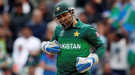 India Vs Pakistan Sarfaraz Ahmed Trolled For Yawning During Match