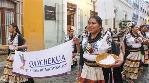 La Ku Nchekua Viste De Colores Las Calles De Oaxaca La Primera De Am