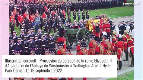 Elizabeth Ii Inhum E Dans L Intimit Familiale Windsor Point Final