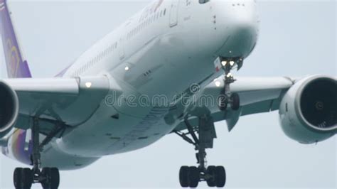 Airbus A350 Landing editorial image. Image of airline - 77952550