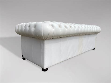 Me Si Cle Canap Chesterfield Trois Places En Cuir Blanc