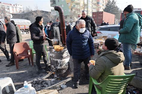 Ba Kan B Y Kk L Ba Kanlarla Birlikte Deprem B Lgesinde Yaralar