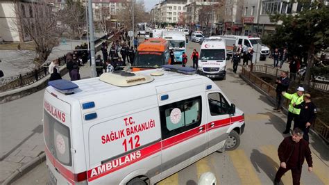 Erzurum Da Trafik Kazas Ki I Yaraland