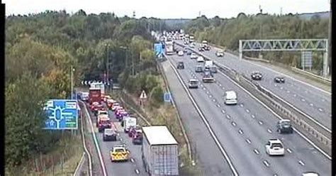 M25 Crash Updates As Drivers Face Severe Delays And 6 Mile Queues