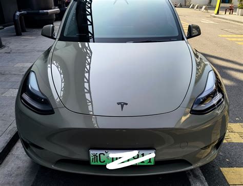 特斯拉Model Y 超亮卡其绿改色膜 效果图 车膜网