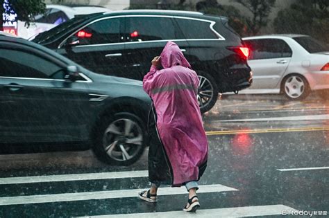 快訊／大雷雨狂轟2縣市 1地大雨特報 Ettoday生活新聞 Ettoday新聞雲