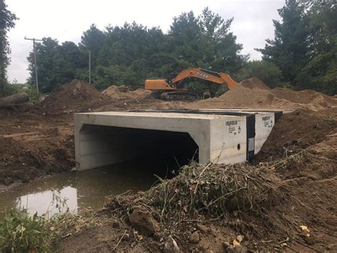 Installation Of Heavy Precast Culvert On Rock Glen Road By Coldstream Concrete Cold Stream