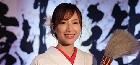 青柳美扇の2022年個展を紹介！大阪・東京で今年は新作を100点用意！ Yadokariblog