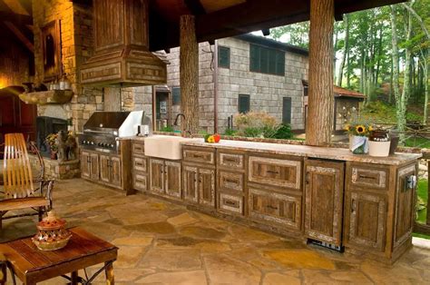 20+ Rustic Outdoor Kitchen Ideas – DECOOMO