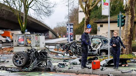 Horror Unfall in Düsseldorf Drittes Opfer stirbt nach SUV Unfall