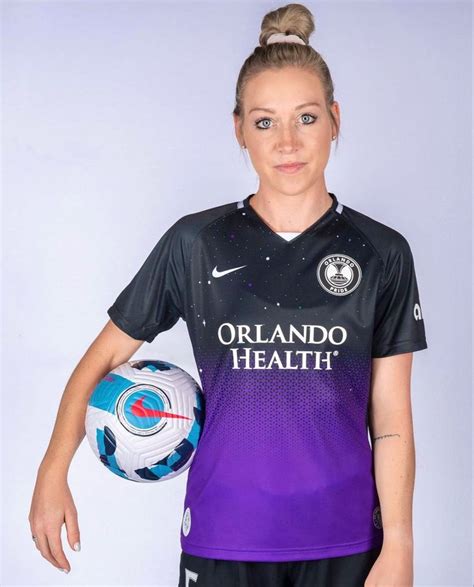 Megan Oyster Montefusco 5 Defender 2022 Orlando Pride In 2022