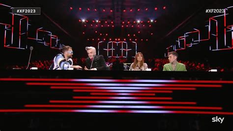 X Factor Puntata Novembre Eliminato E Nuovo Ingresso Gazzetta It