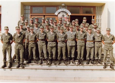 Photo de classe 4è RG LA VALBONNE contingent 85 08 de 1985 4 Régiment