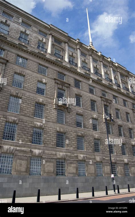 Mi5 building london hi-res stock photography and images - Alamy